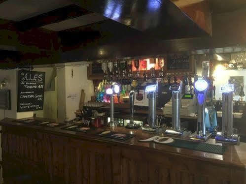 The Bear Inn 브리지노스 외부 사진