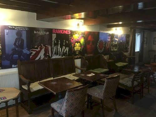 The Bear Inn 브리지노스 외부 사진
